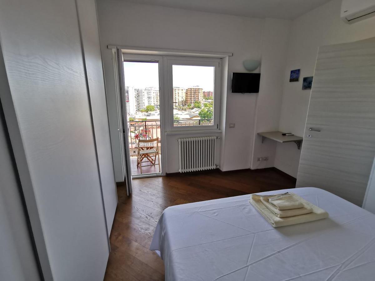 Locazione Turistica Marinella Roma Villa Buitenkant foto