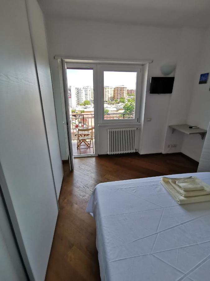Locazione Turistica Marinella Roma Villa Buitenkant foto
